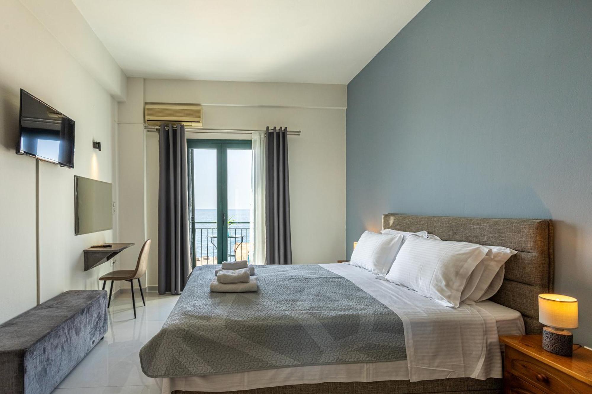 Marina Aparthotel Kardhamili Exteriör bild