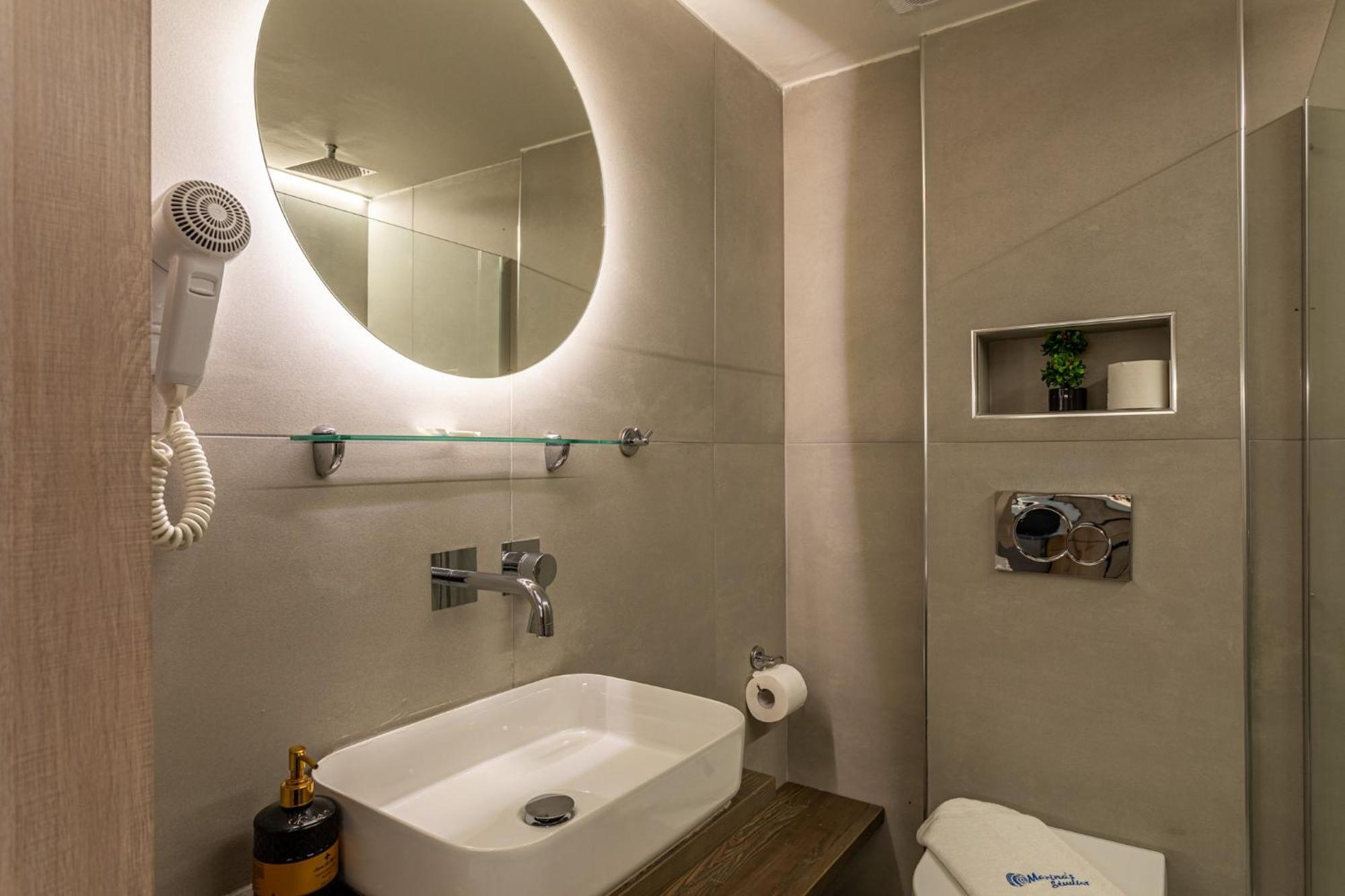 Marina Aparthotel Kardhamili Exteriör bild