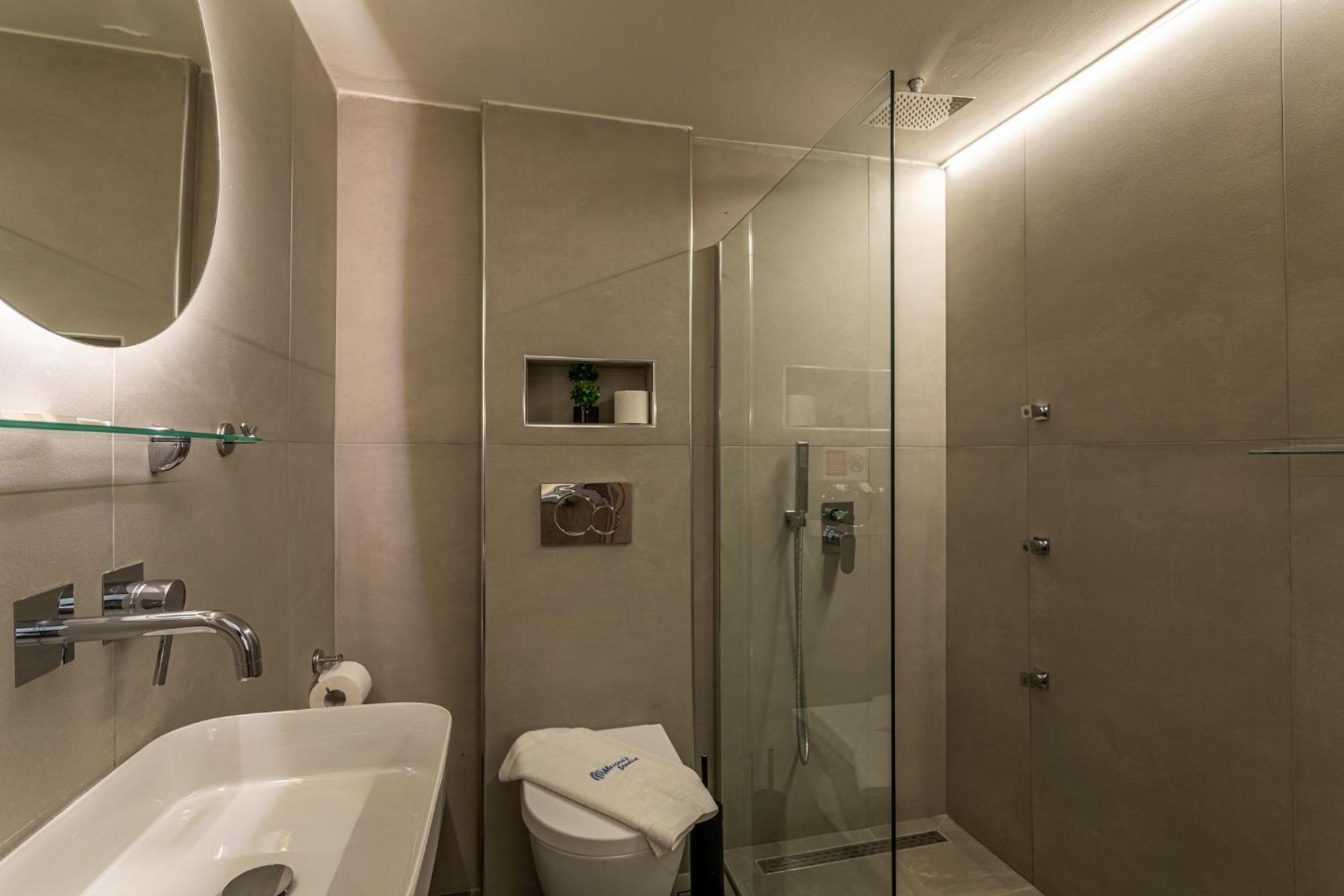 Marina Aparthotel Kardhamili Exteriör bild