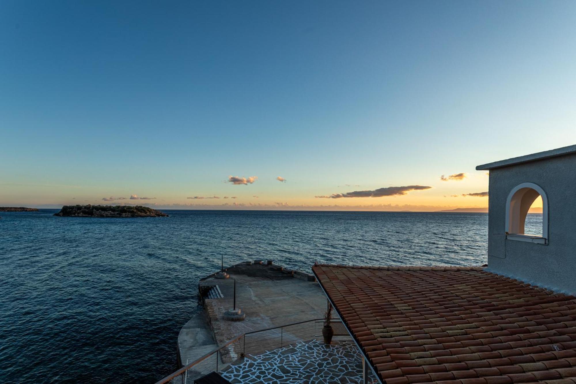 Marina Aparthotel Kardhamili Exteriör bild