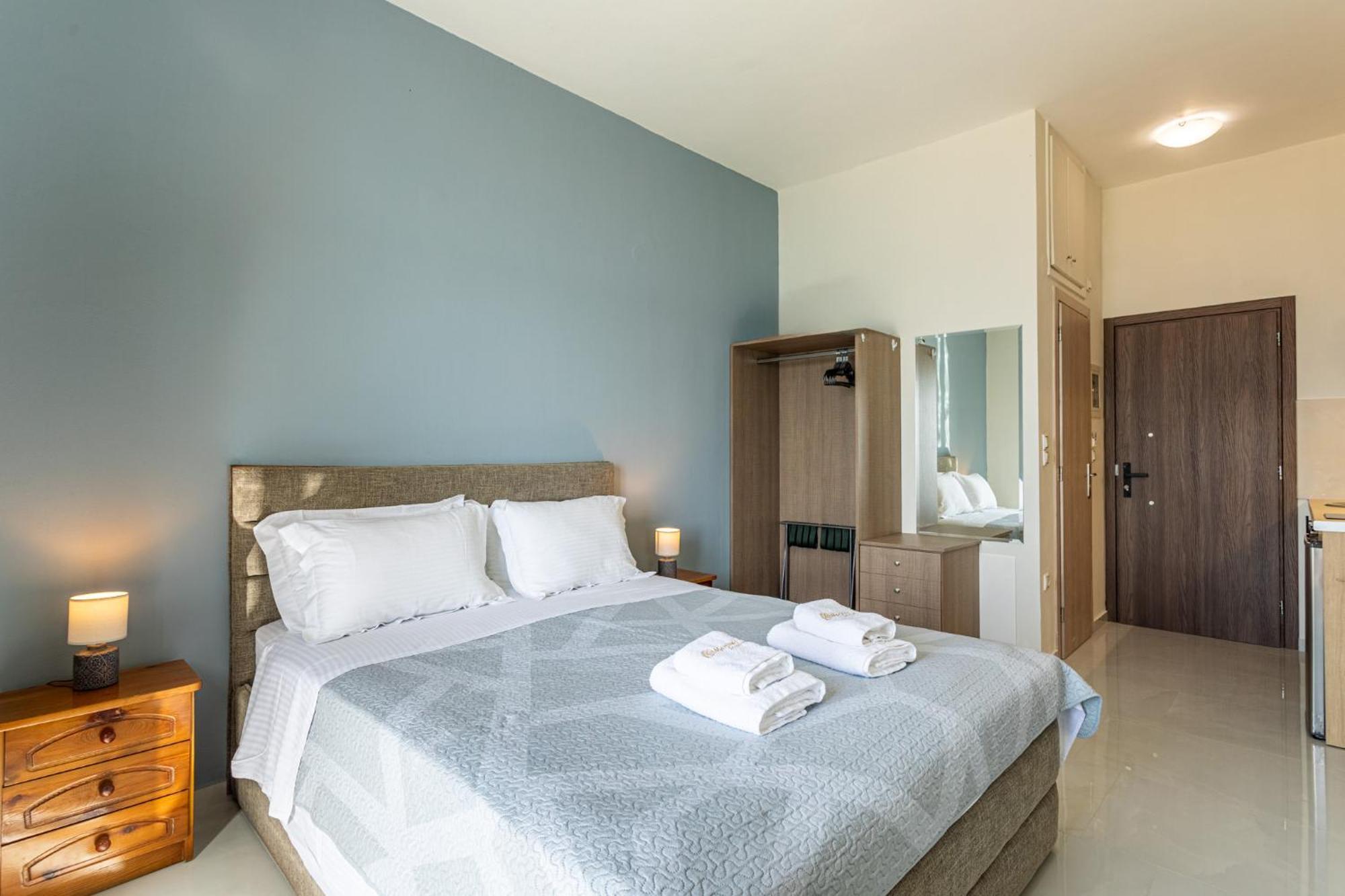 Marina Aparthotel Kardhamili Exteriör bild