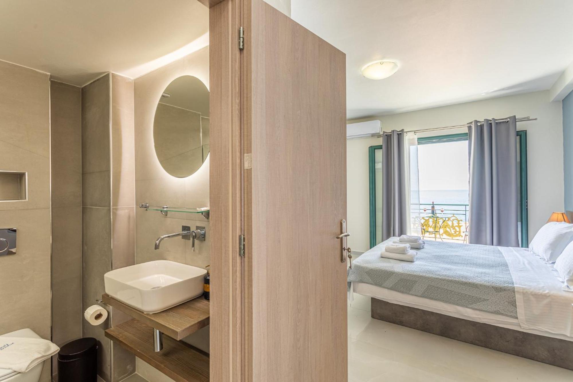 Marina Aparthotel Kardhamili Exteriör bild
