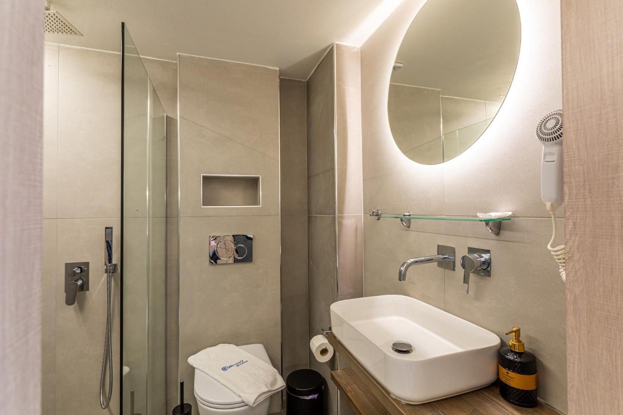 Marina Aparthotel Kardhamili Exteriör bild