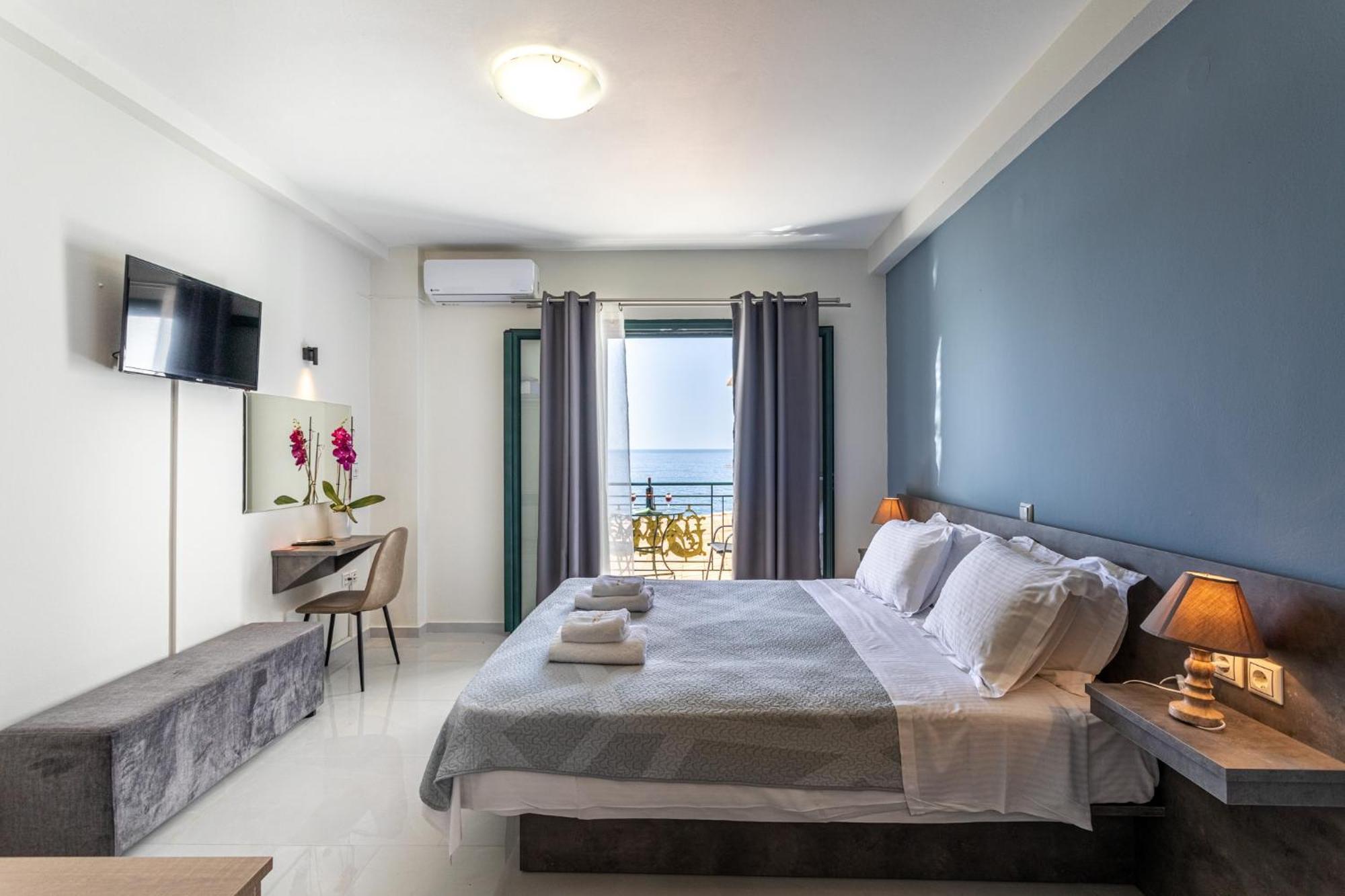 Marina Aparthotel Kardhamili Exteriör bild