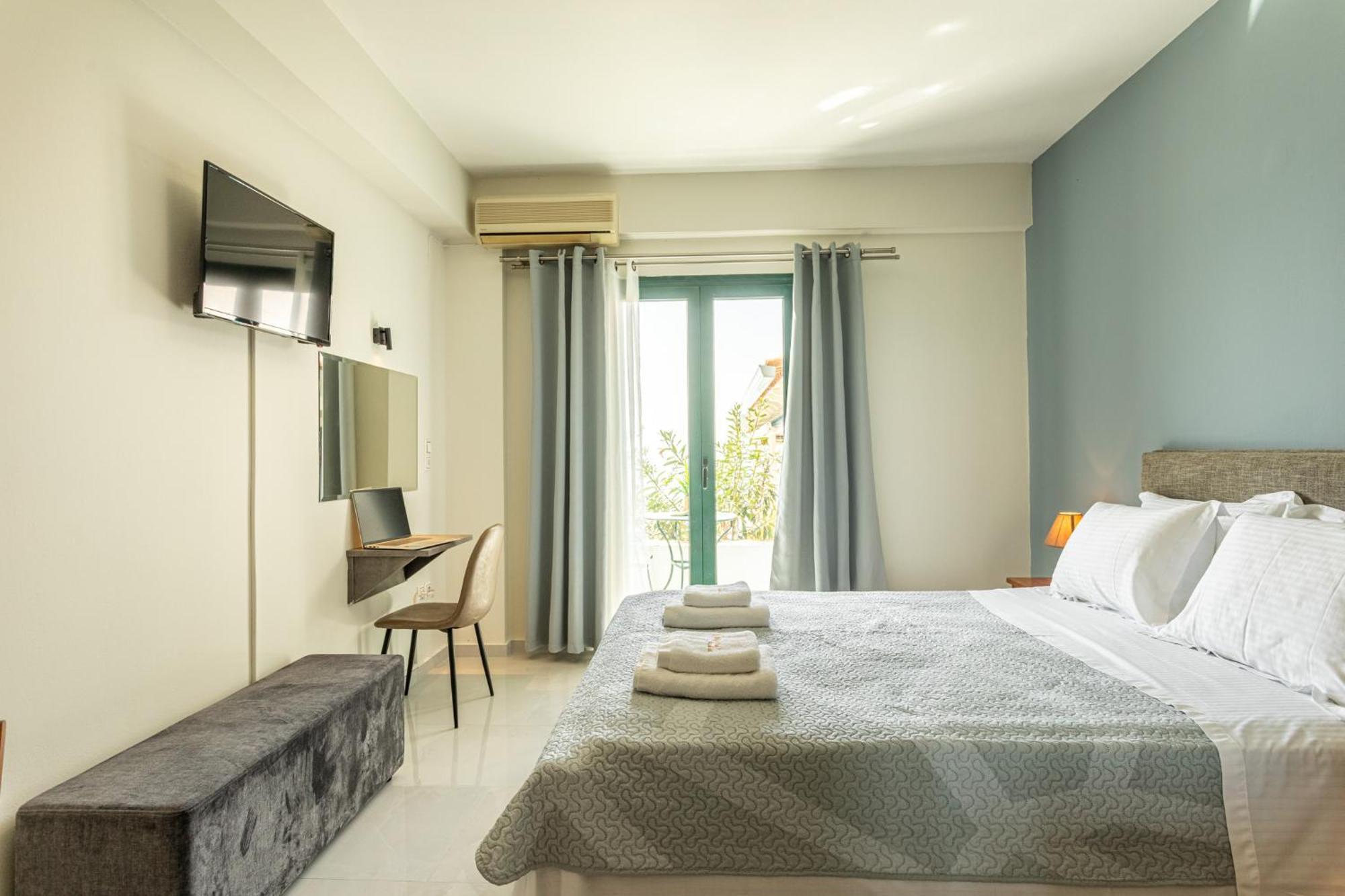 Marina Aparthotel Kardhamili Exteriör bild